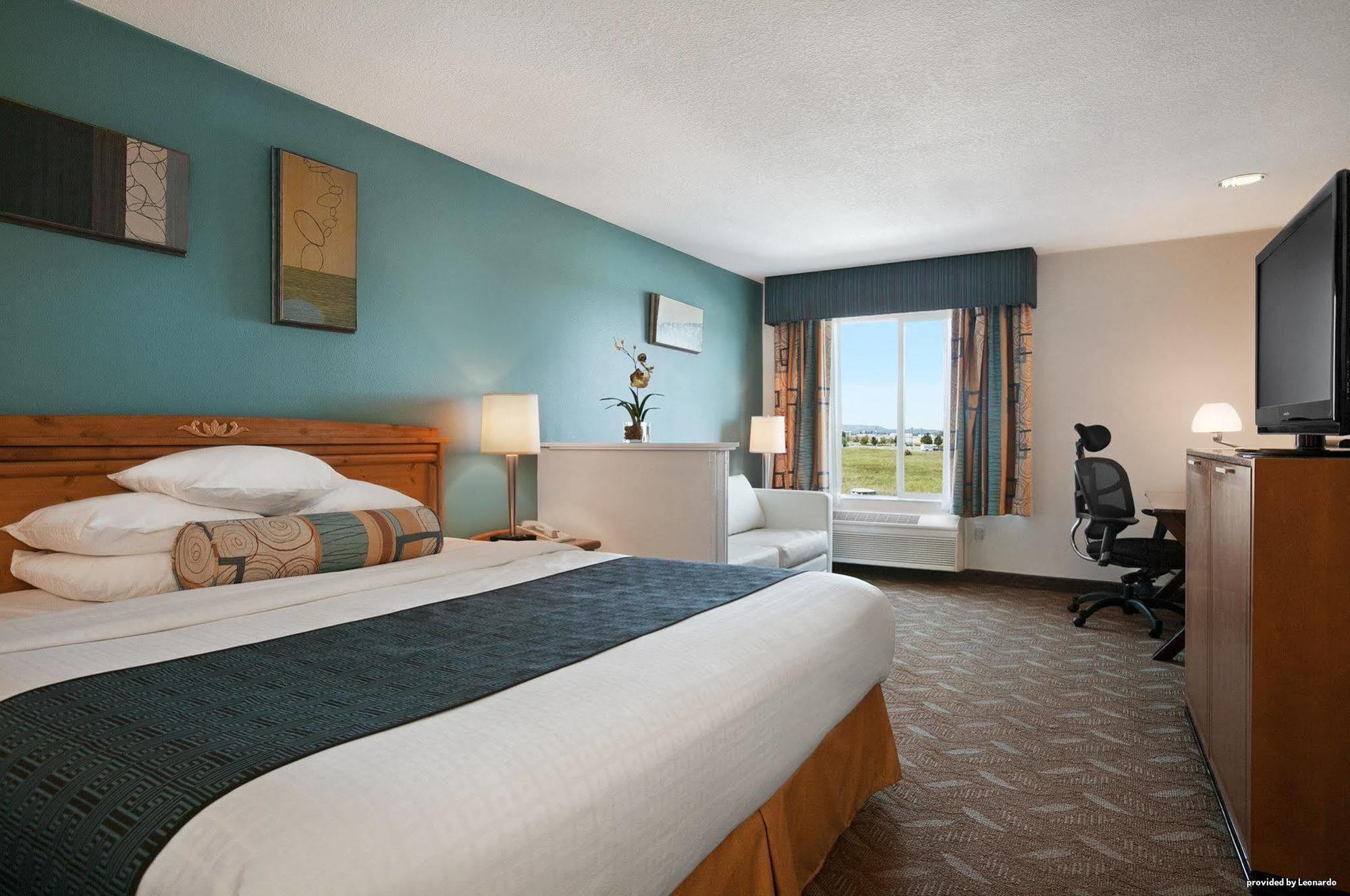 Western Liberty Hotel Spokane Valley
